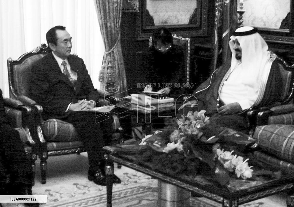 Japan seeks to reopen talks on Saudi Arabian oil concession
