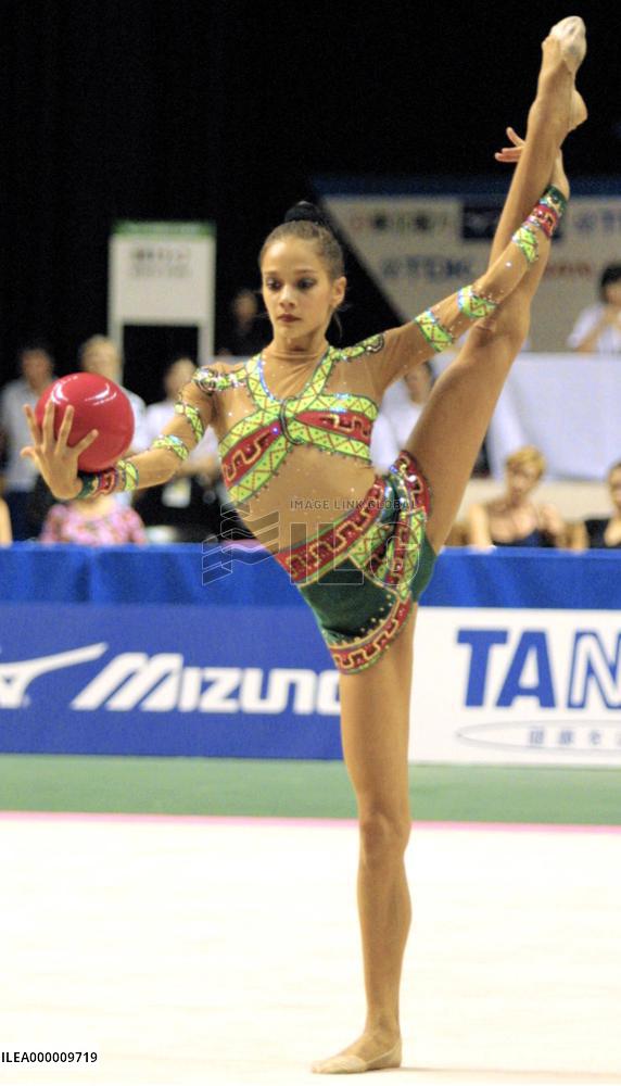 Tchachina wins four gold medals in rhythmic gymnastic