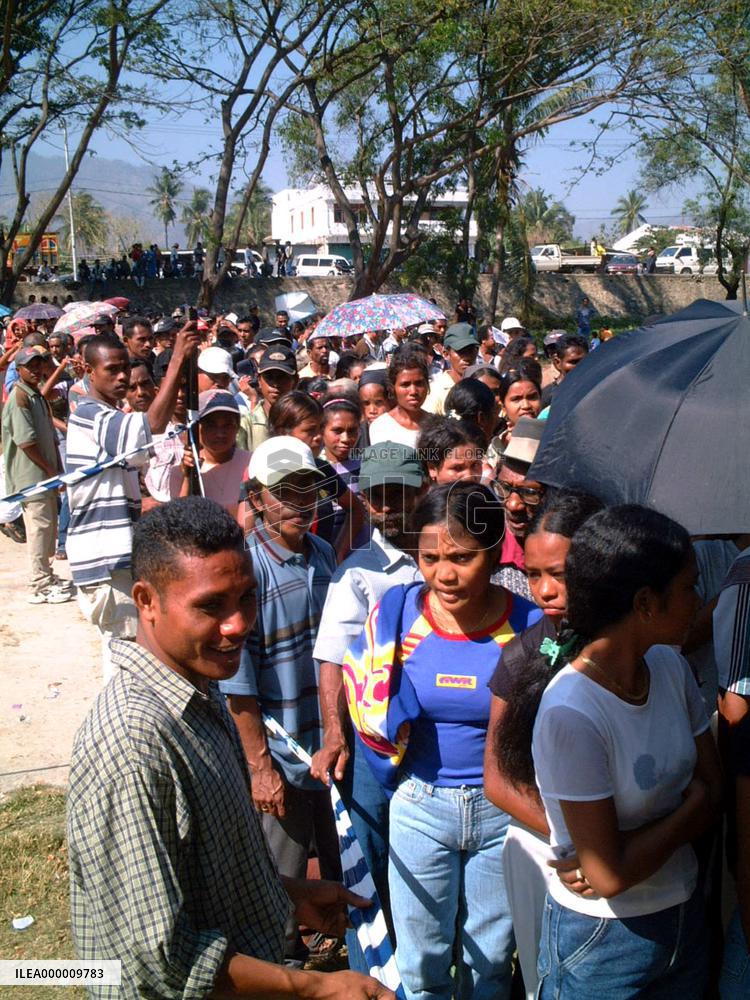 (2)East Timorese go to the polls