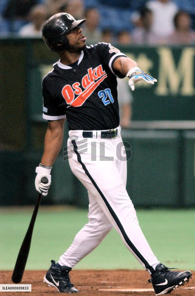 Rhodes slams 49th homer