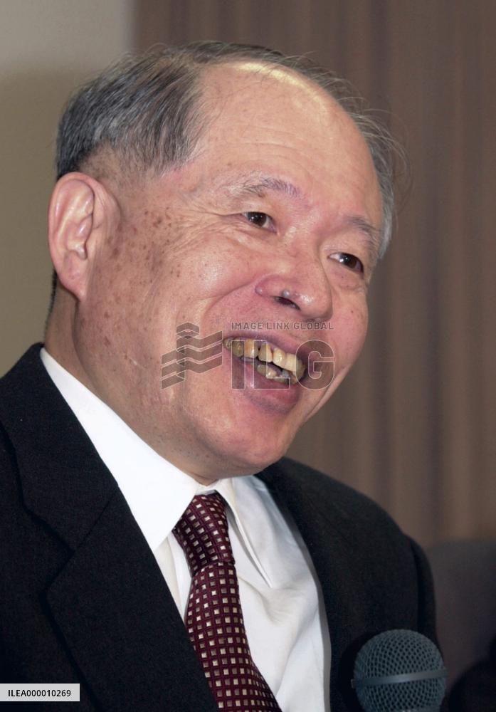 Japanese chemist Noyori awarded Nobel Prize
