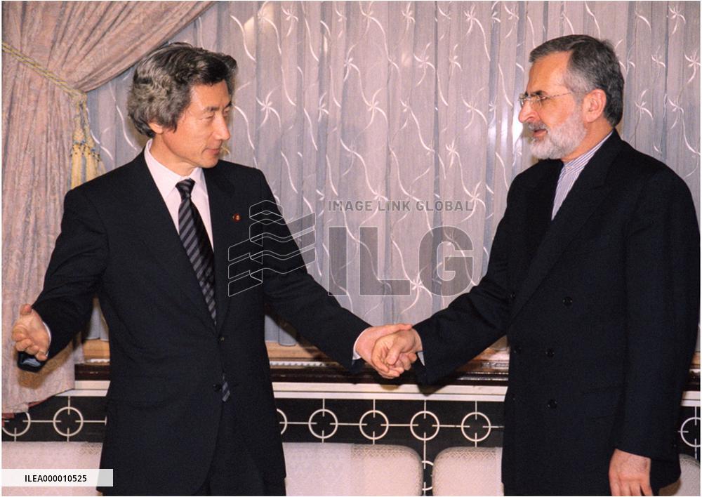 Iranian foreign minister meets with Koizumi