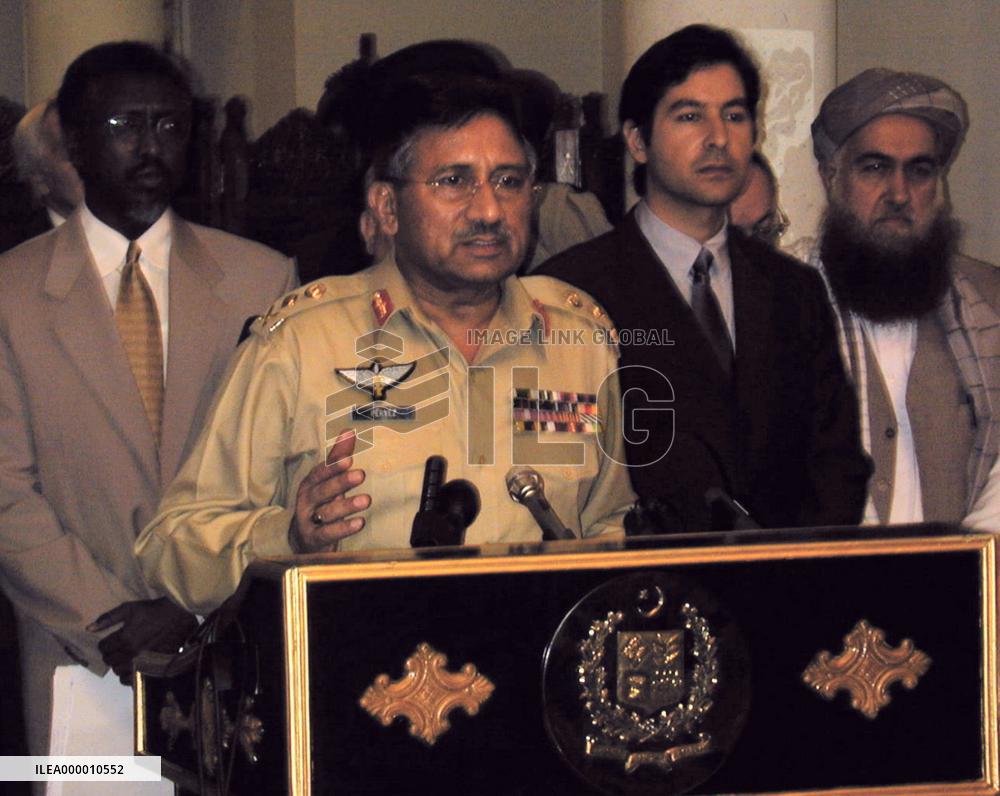 Musharraf says he is against military strikes during Ramadan