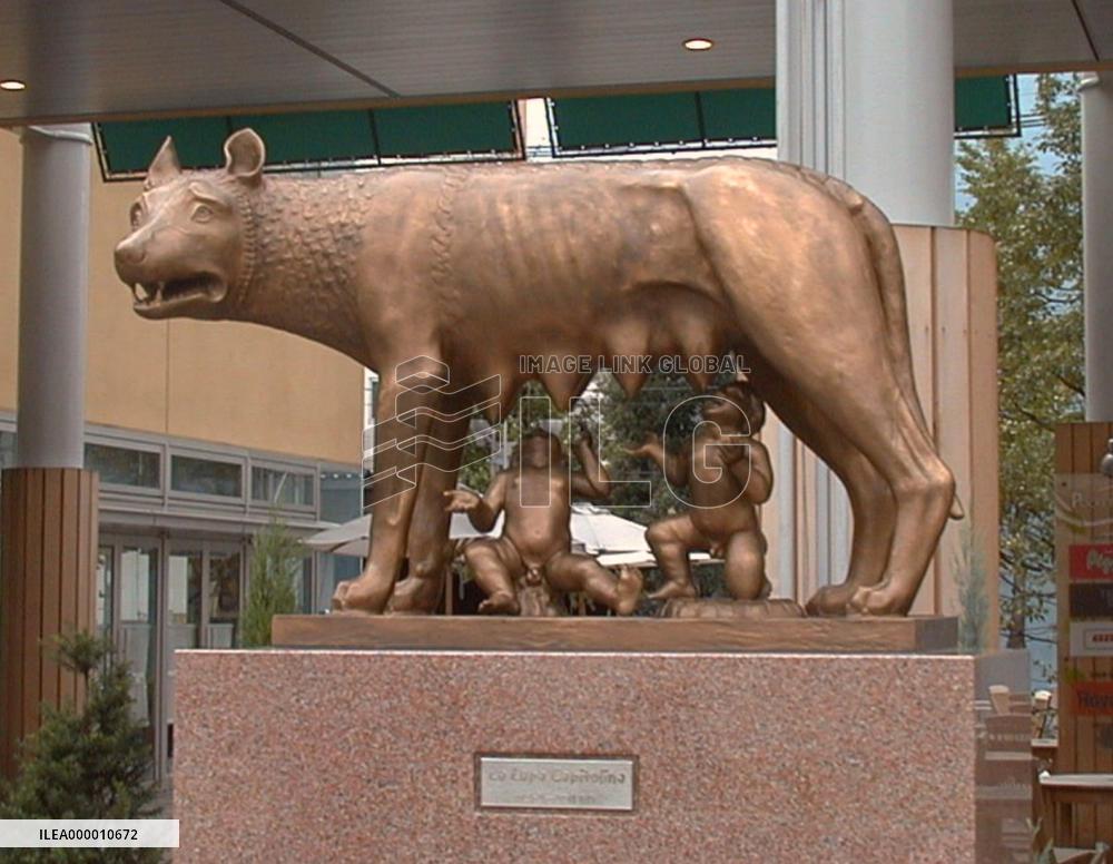 Bronze replica of Roman statue unveiled in western Tokyo