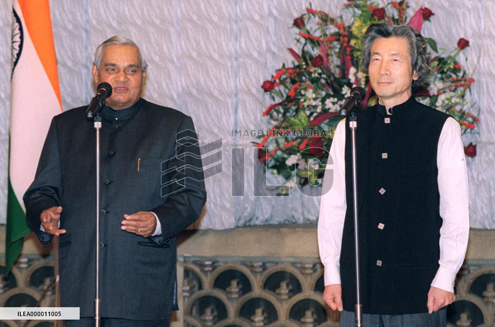 Koizumi, Vajpayee issue joint declaration