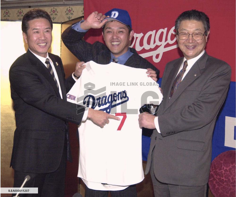 Free agent Tanishige signs 4-year deal with Chunichi