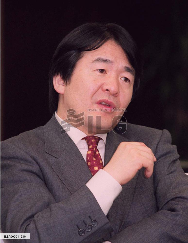 Takenaka suggests lowering of minimum taxable income threshold