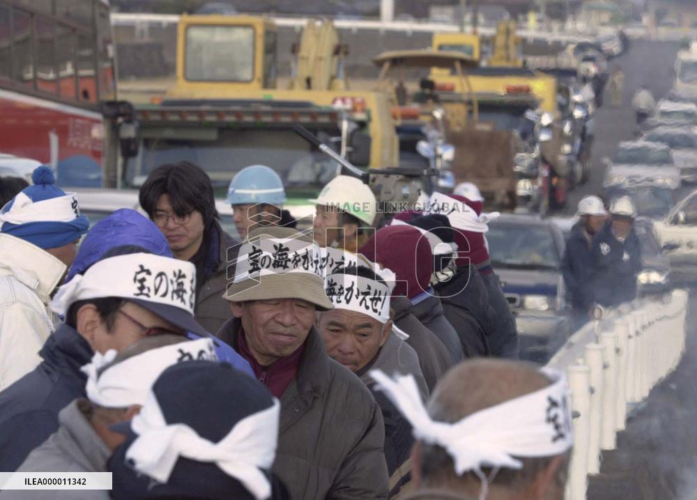 Work on Isahaya project restarts amid protest