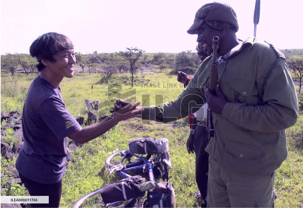 Explorer Sekino reaches final destination at Laetoli