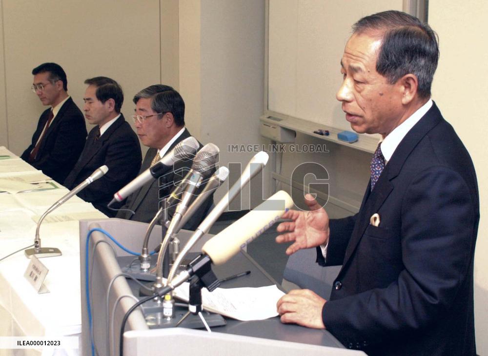 Olympus promises cooperation in infection case