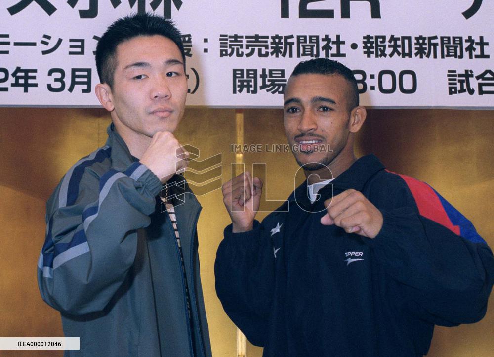 Munoz to challenge WBA super flyweight champion Kobayashi