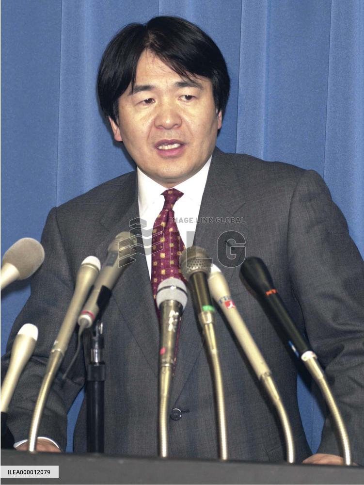 Takenaka defends 2nd extra budget after weak GDP data release