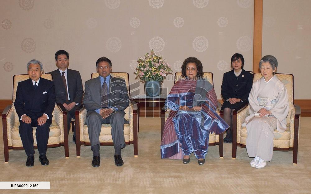 Musharraf meets emperor