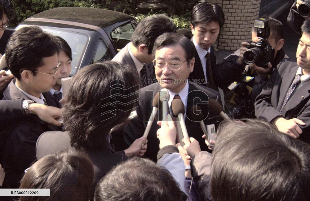 Kato says will leave LDP, quit as faction chief