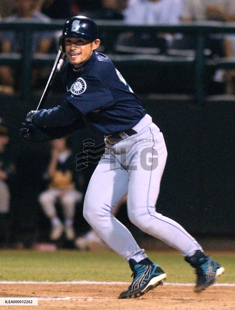 Ichiro snaps 0-for-12 streak with 2 hits, RBI against A's