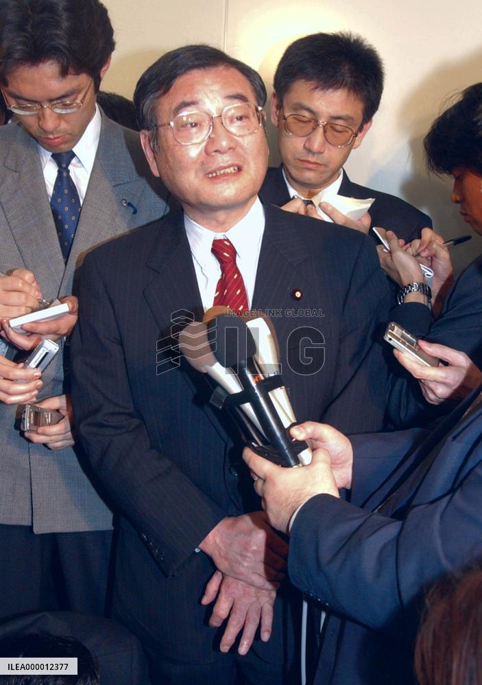 Kato rules out resignation
