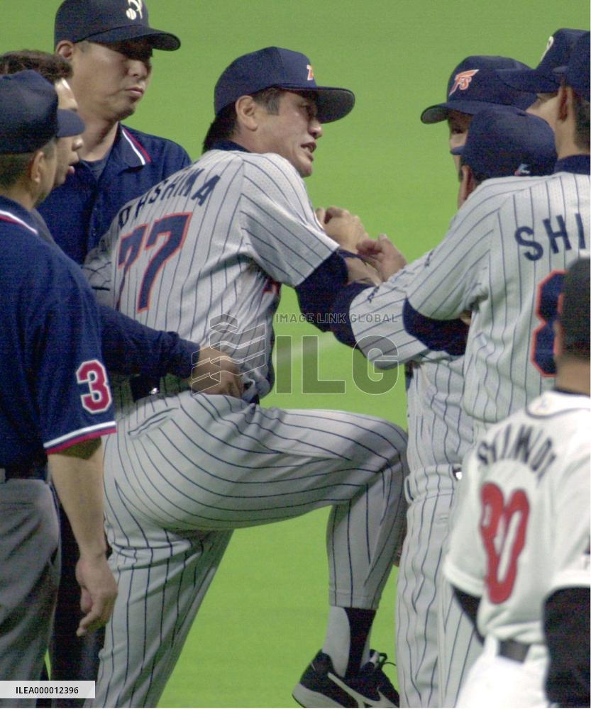 Fighters' manager Ohima ejected from game