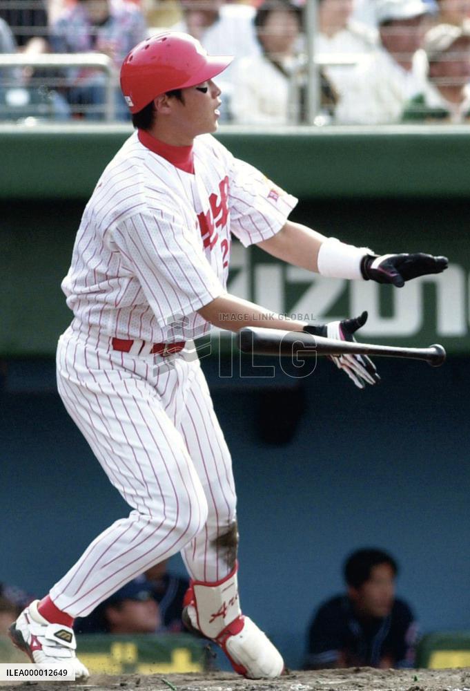 Arai hits go-ahead solo homer