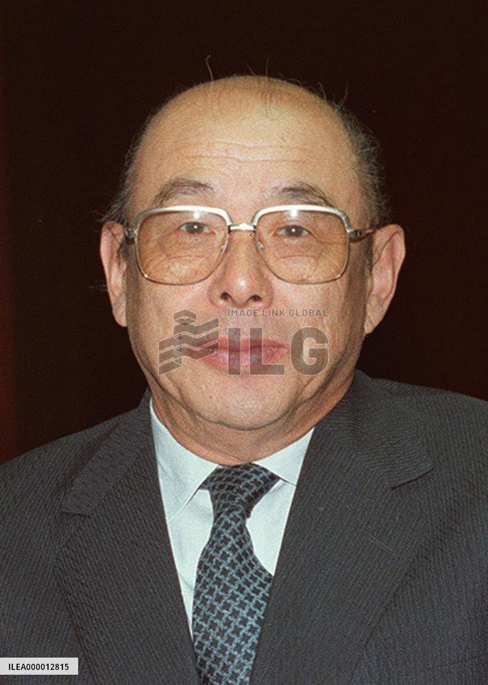 Ex-Keidanren head Saito dies of heart failure at 90