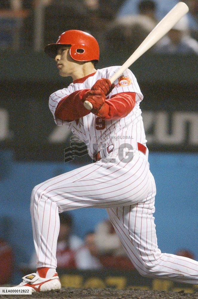 Ogata hits 3-run homer against Tigers
