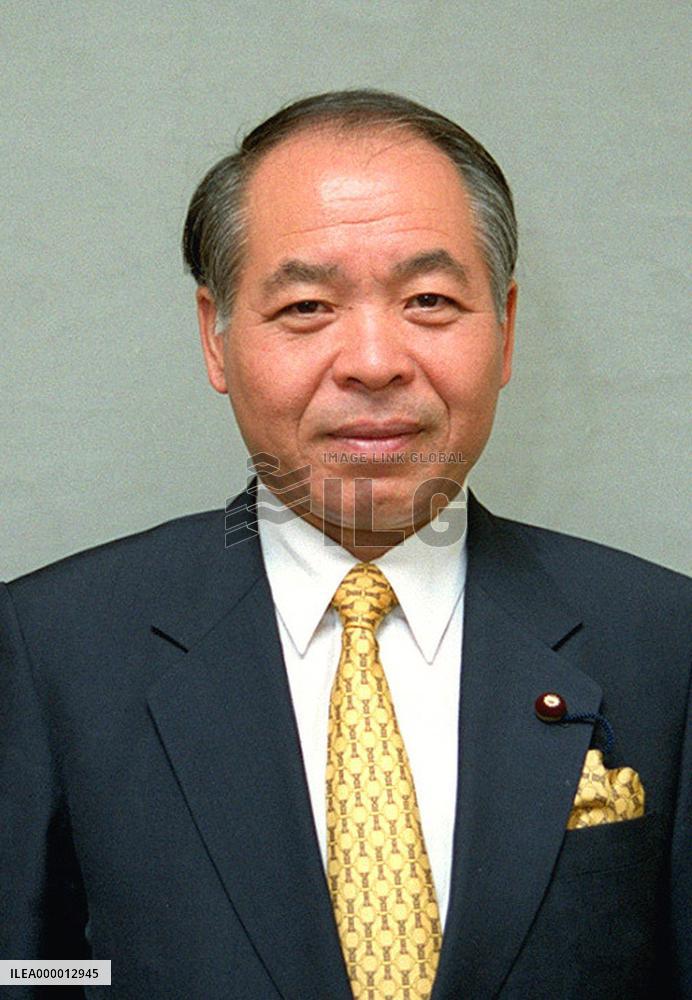 (1)Suzuki's secretary arrested