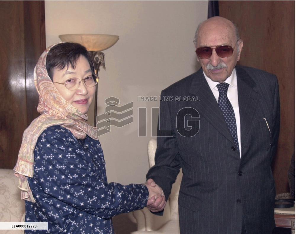Kawaguchi meets with former Afghan king