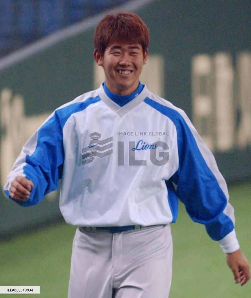 (1)Lions' Matsuzaka, Fighters' Ogasawara named PL's MVPs for Apr