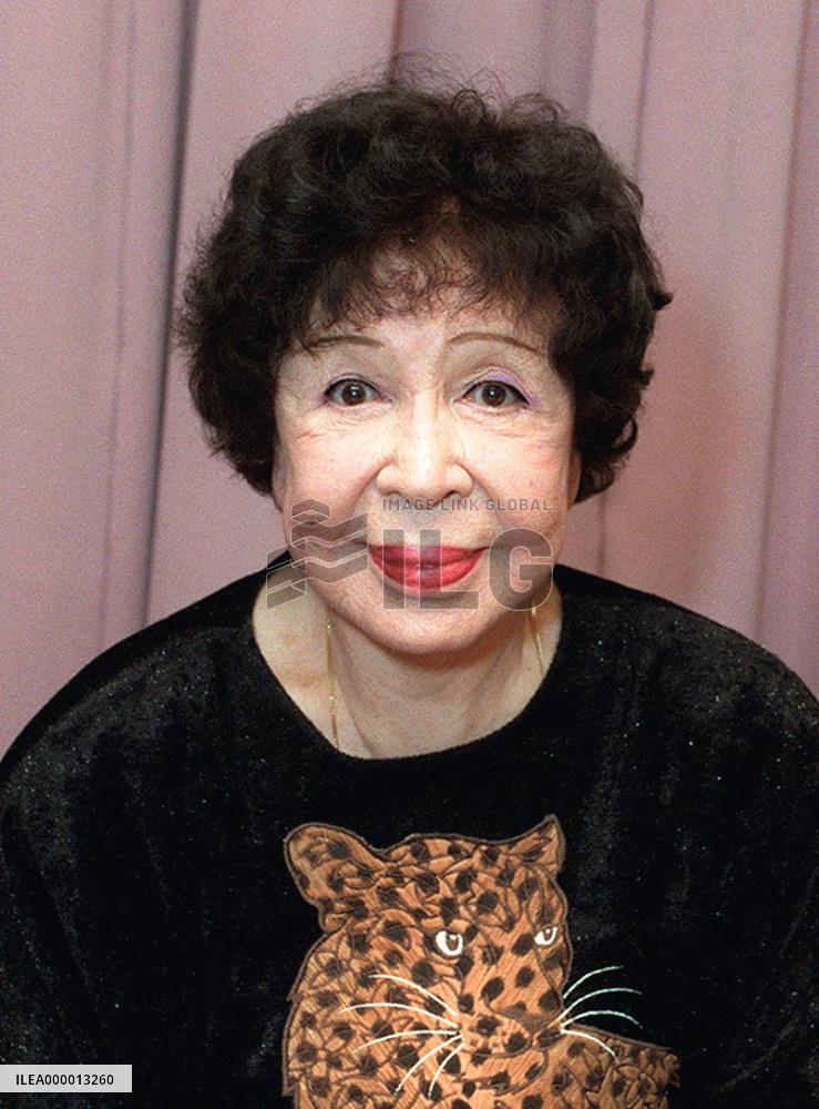 Comic actress Kiyokawa dies at 89
