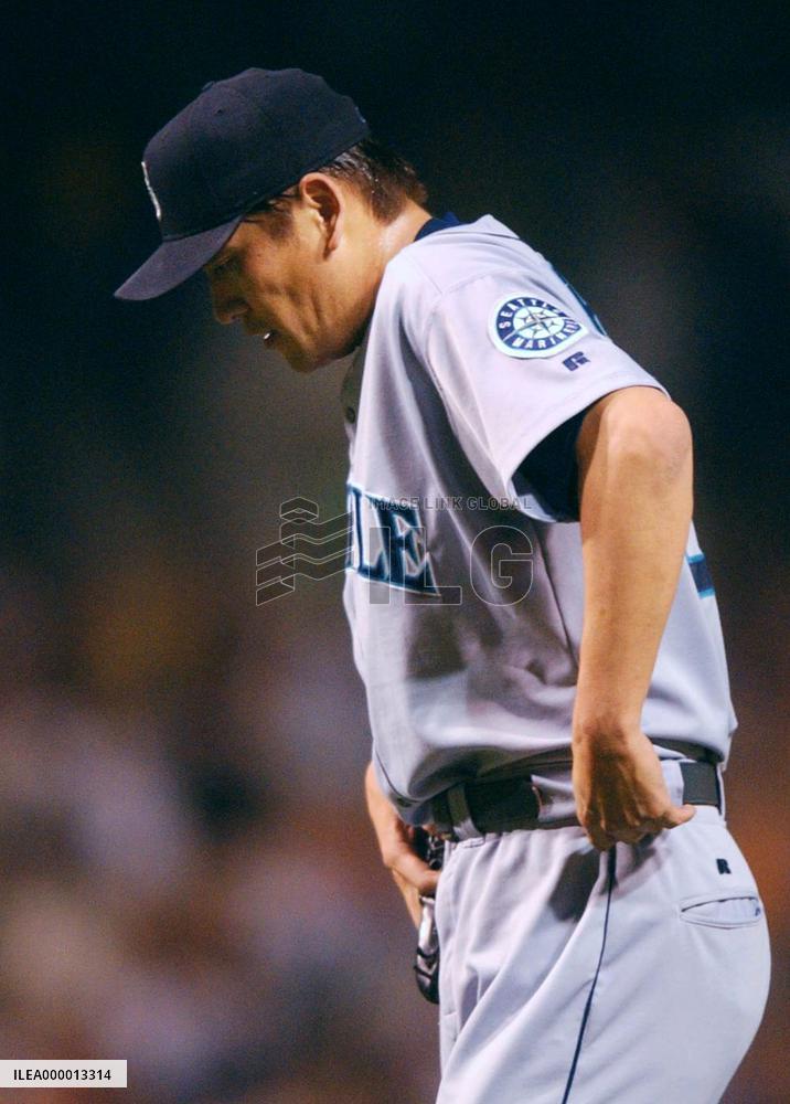 Mariners closer Sasaki suffers season's 1st loss