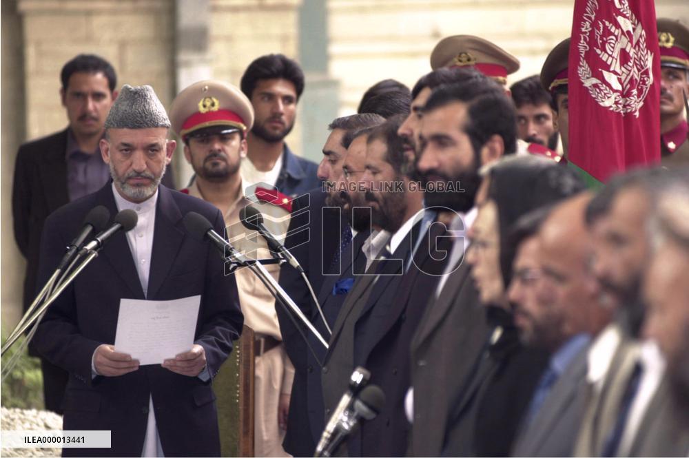 Afghan transitional gov't formally launched