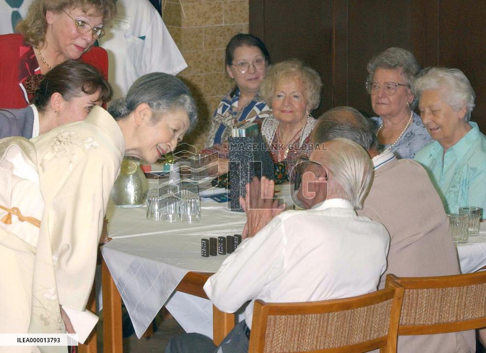 Japan emperor, empress visit Hungarian seniors' home
