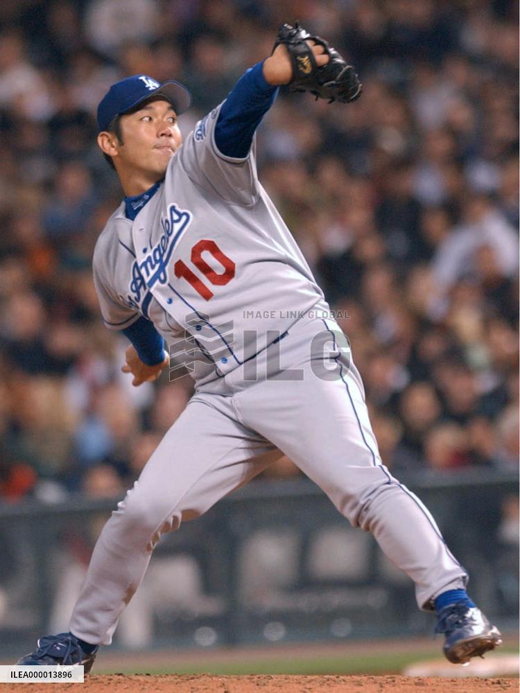 Dodgers' Nomo notches season's 10 wins