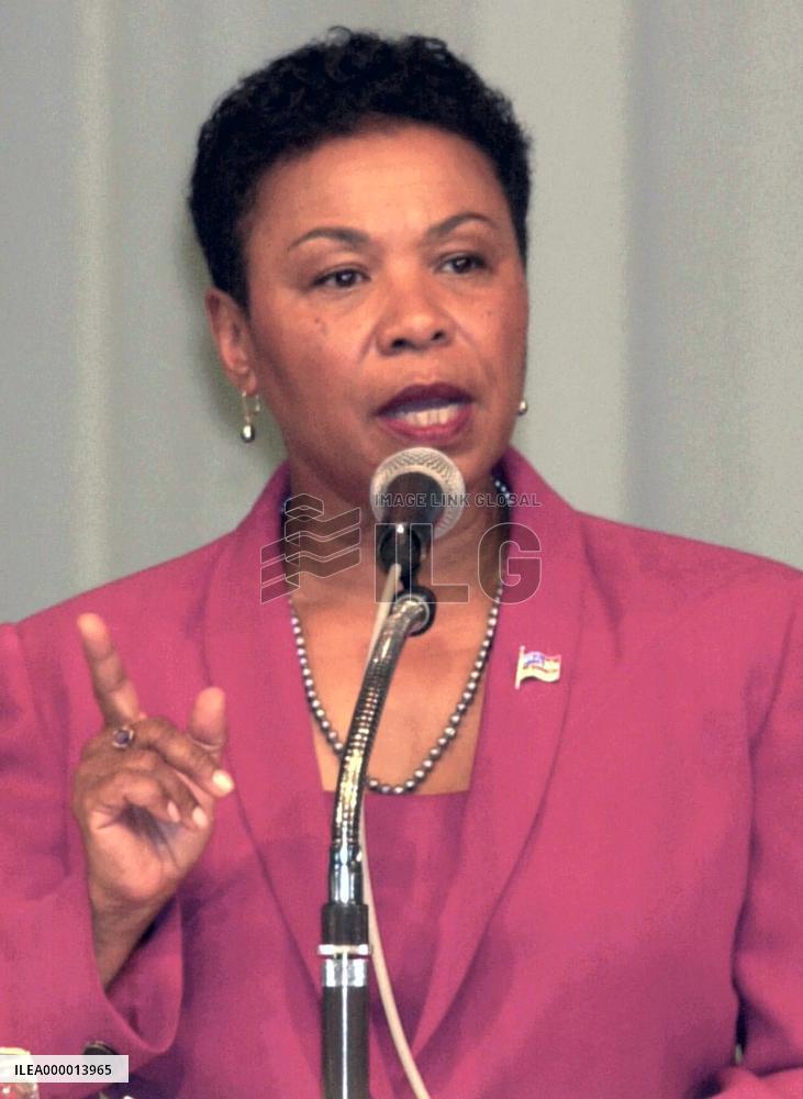 Barbara Lee gives lecture in Tokyo