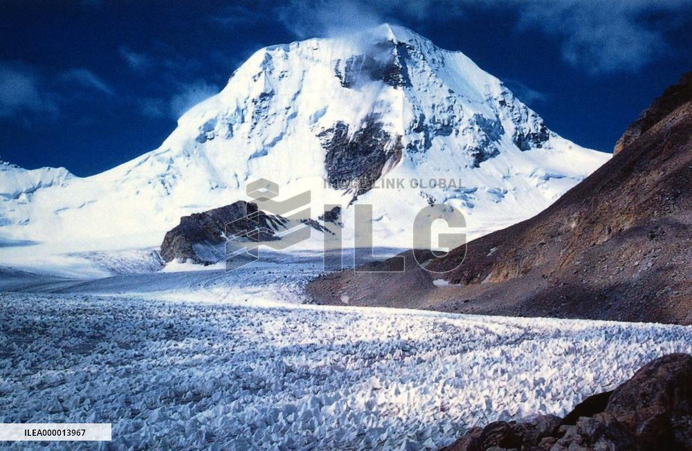 Doshisha climbers to tackle unscaled Himalayan mountain