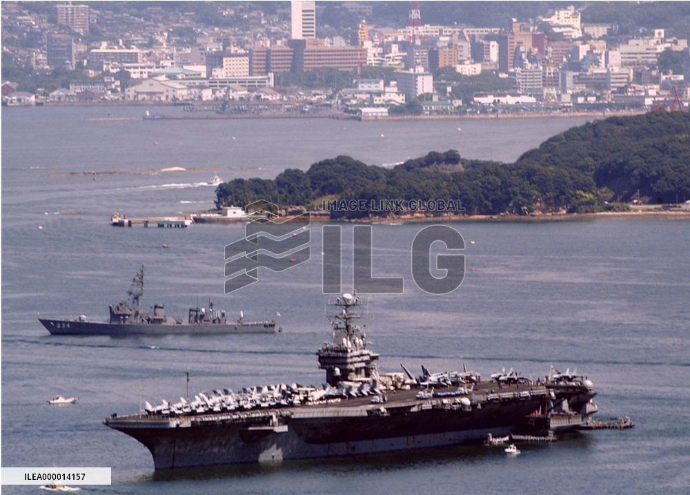 (3)U.S. nuclear-powered aircraft carrier stops over in Sasebo