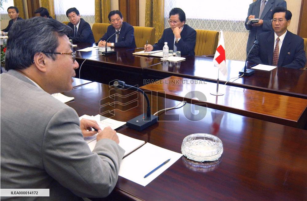 Japan, N. Korea start Red Cross talks in Pyongyang
