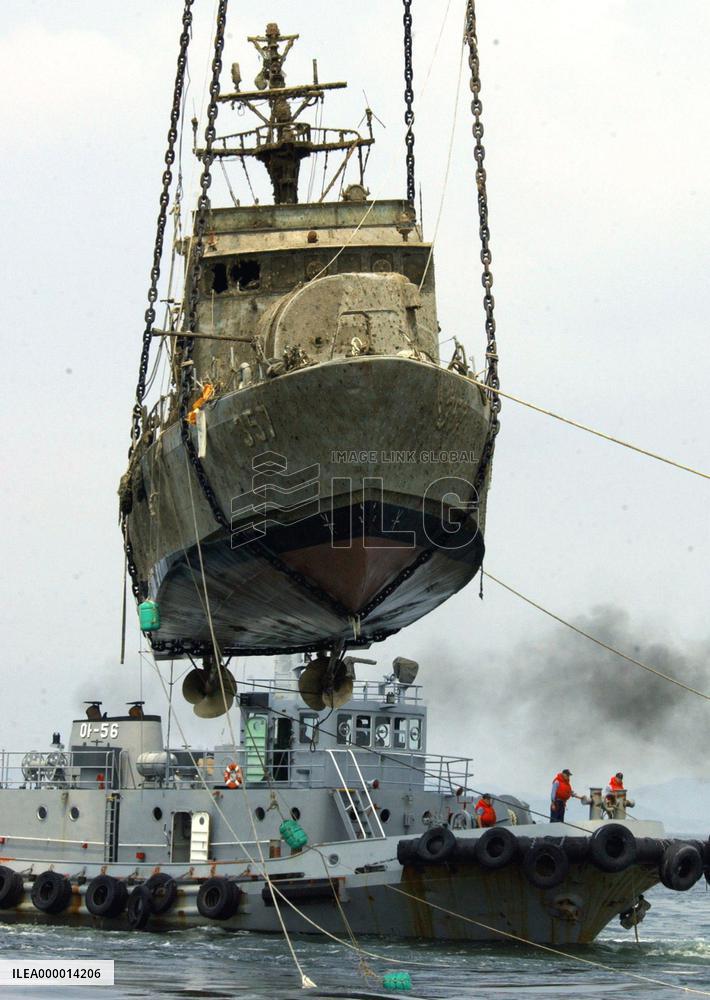 S. Korea salvages sunken ship in sea battle with North