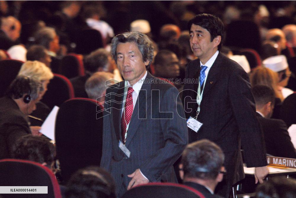 (6)U.N. World Summit on Sustainable Development opens