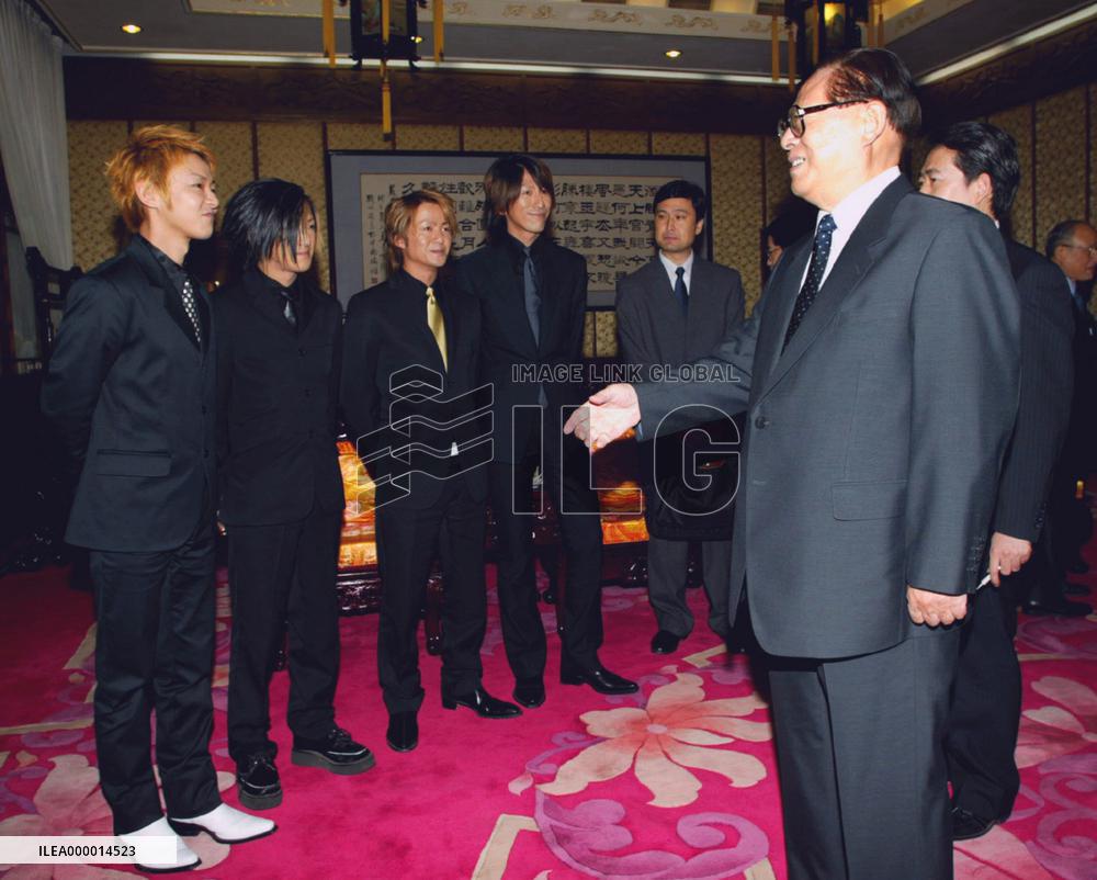(1)China's Jiang meets Glay members