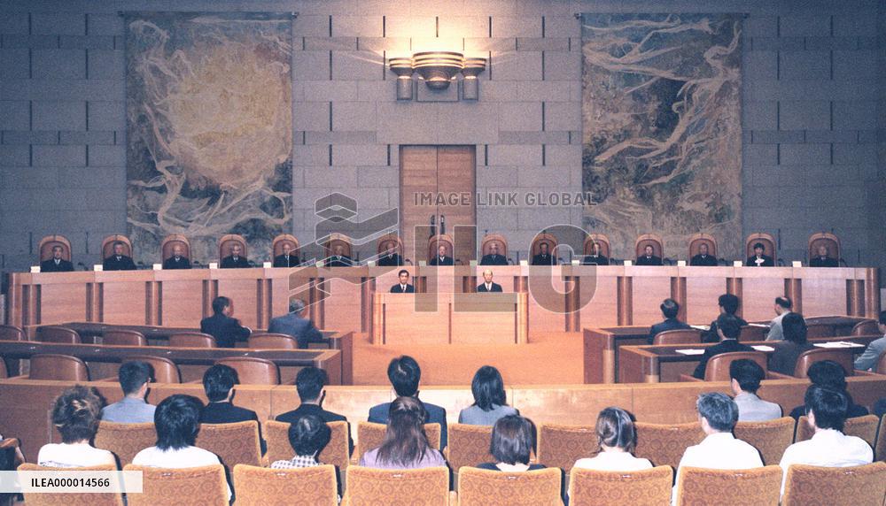 Top court says postal law rules on damages unconstitutional