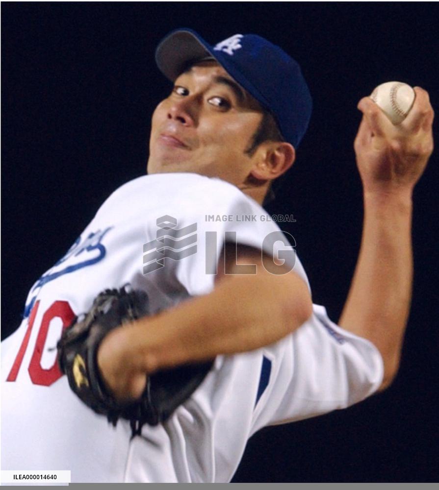Dodgers' Nomo notches his 15th of the season