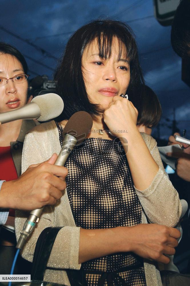 (4)Abductees' kin grief-stricken over report of death