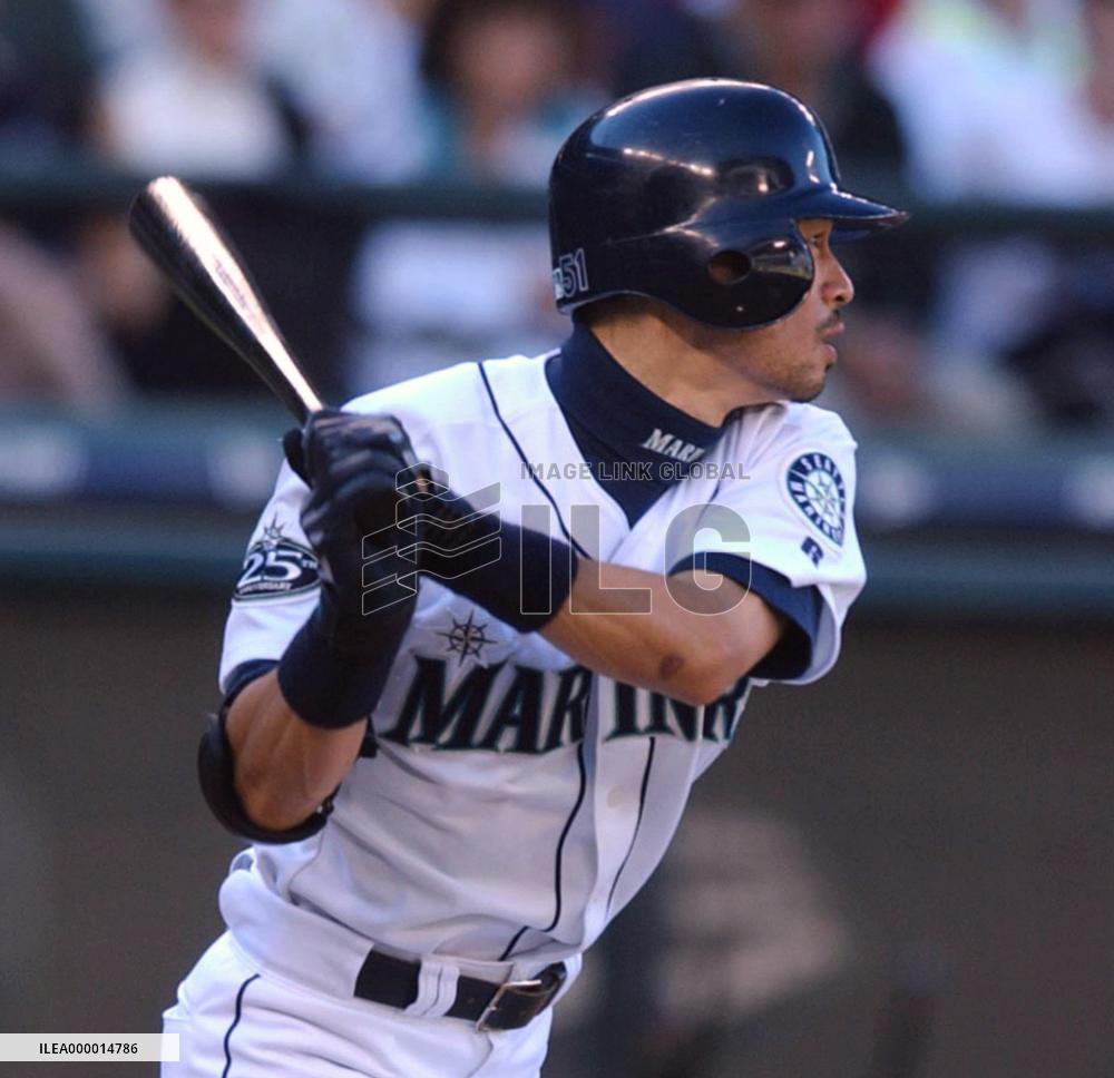 Suzuki makes 200 hits for 2nd straight year