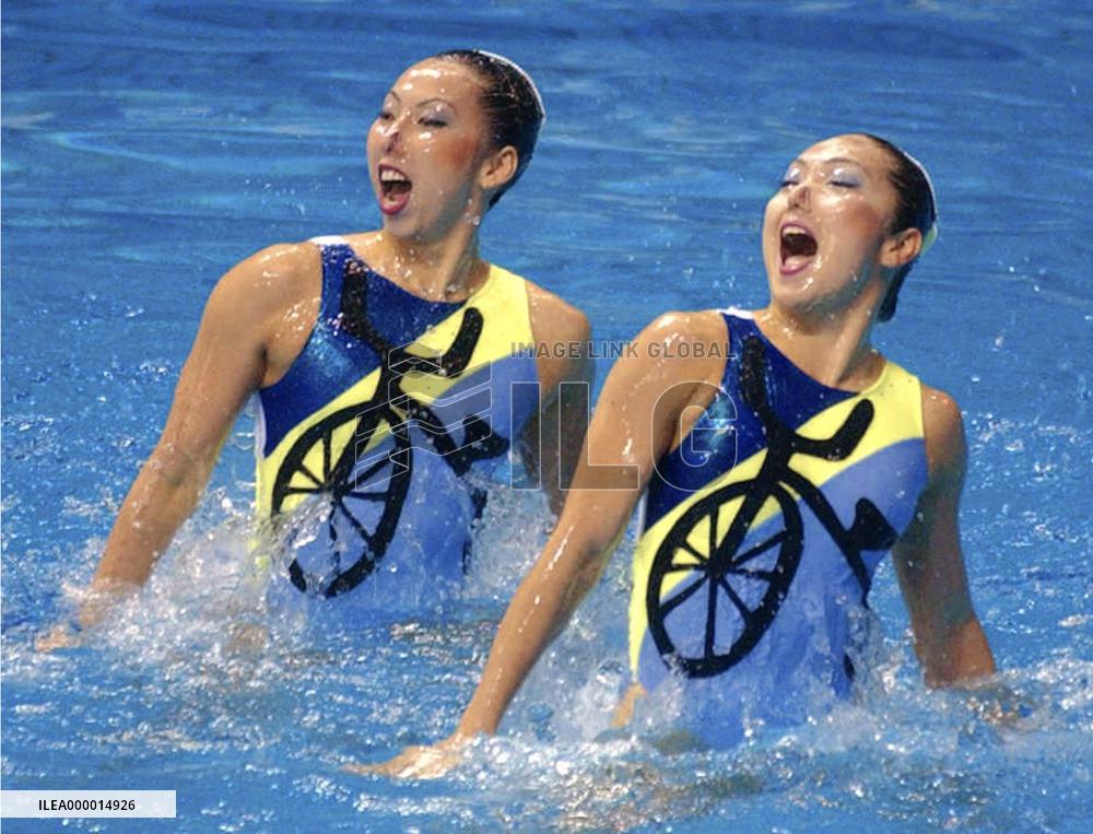 Japan's synchronized swimmers lead in technical routine