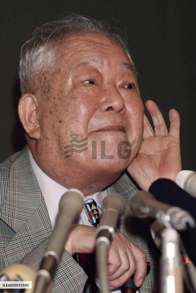 (6)Japan's Koshiba wins Nobel Prize in Physics