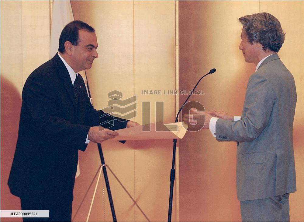 Nissan's Ghosn praised for his management skills