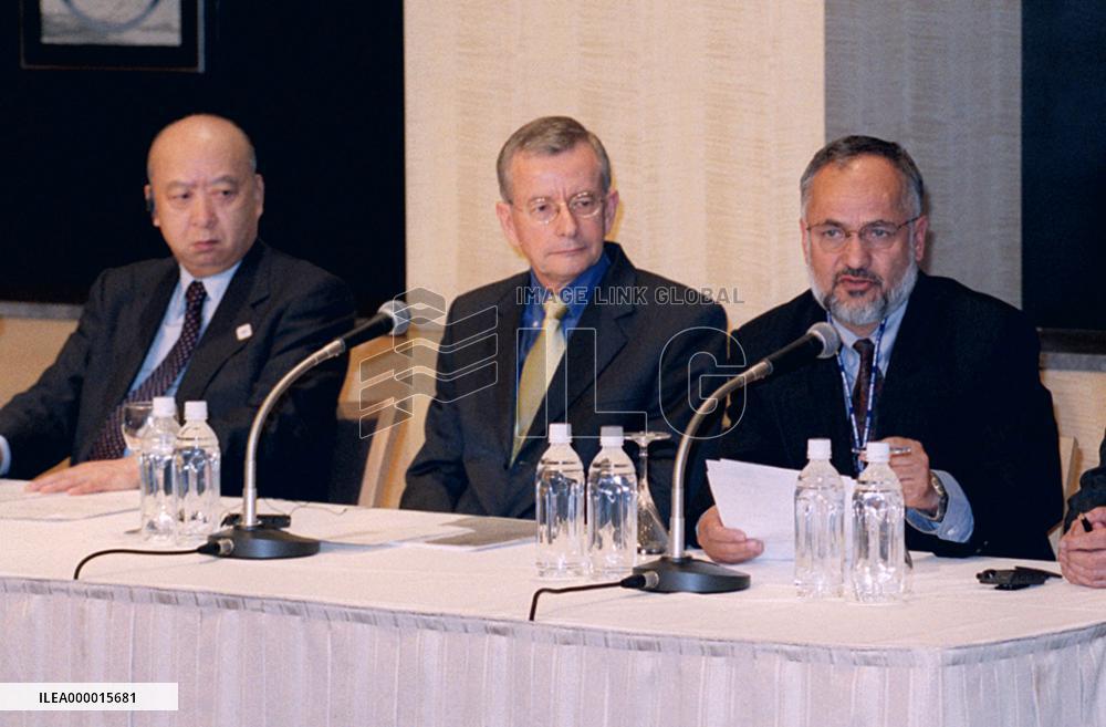 Aid, improved broadcasting key to Afghan rebuilding efforts