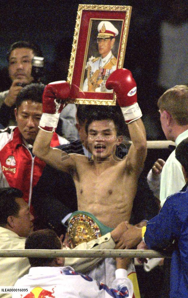 (2)Pongsaklek outclasses Honda to retain WBC crown