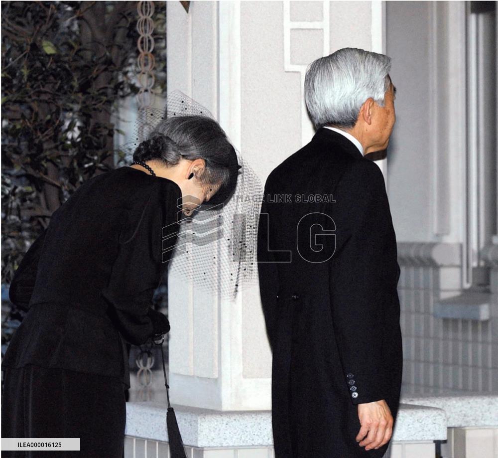 Wake held for Prince Takamado