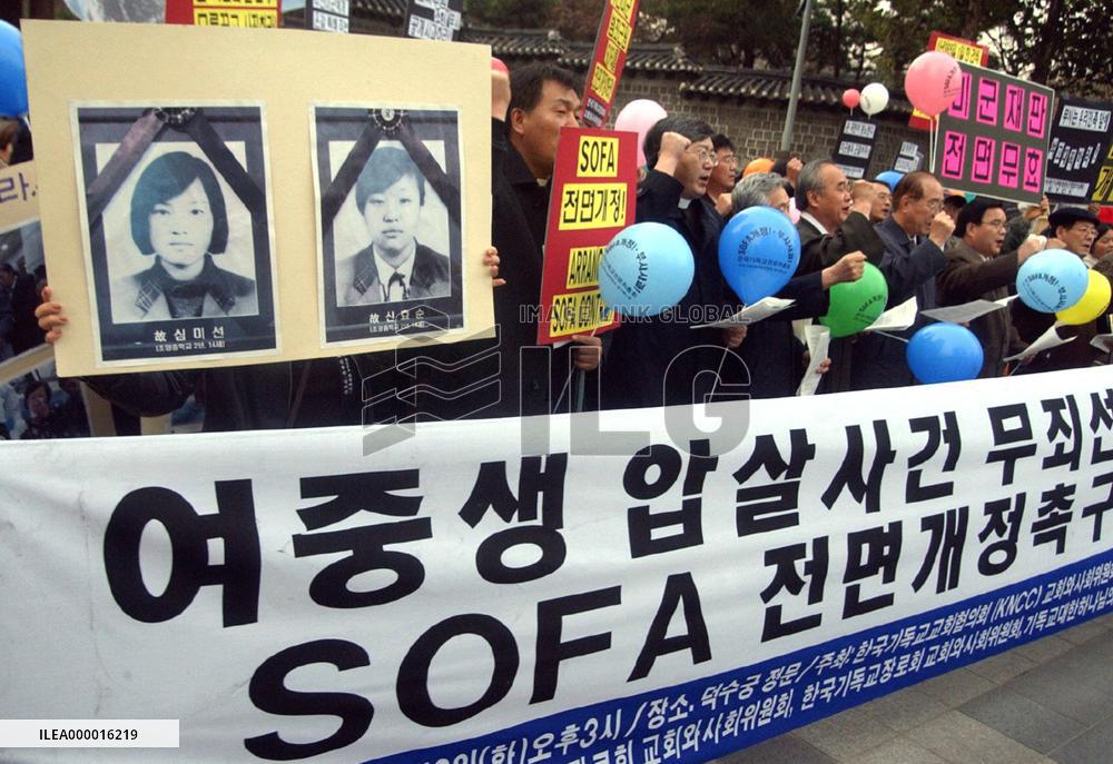 Korean citizens protest death of 2 schoolgirls